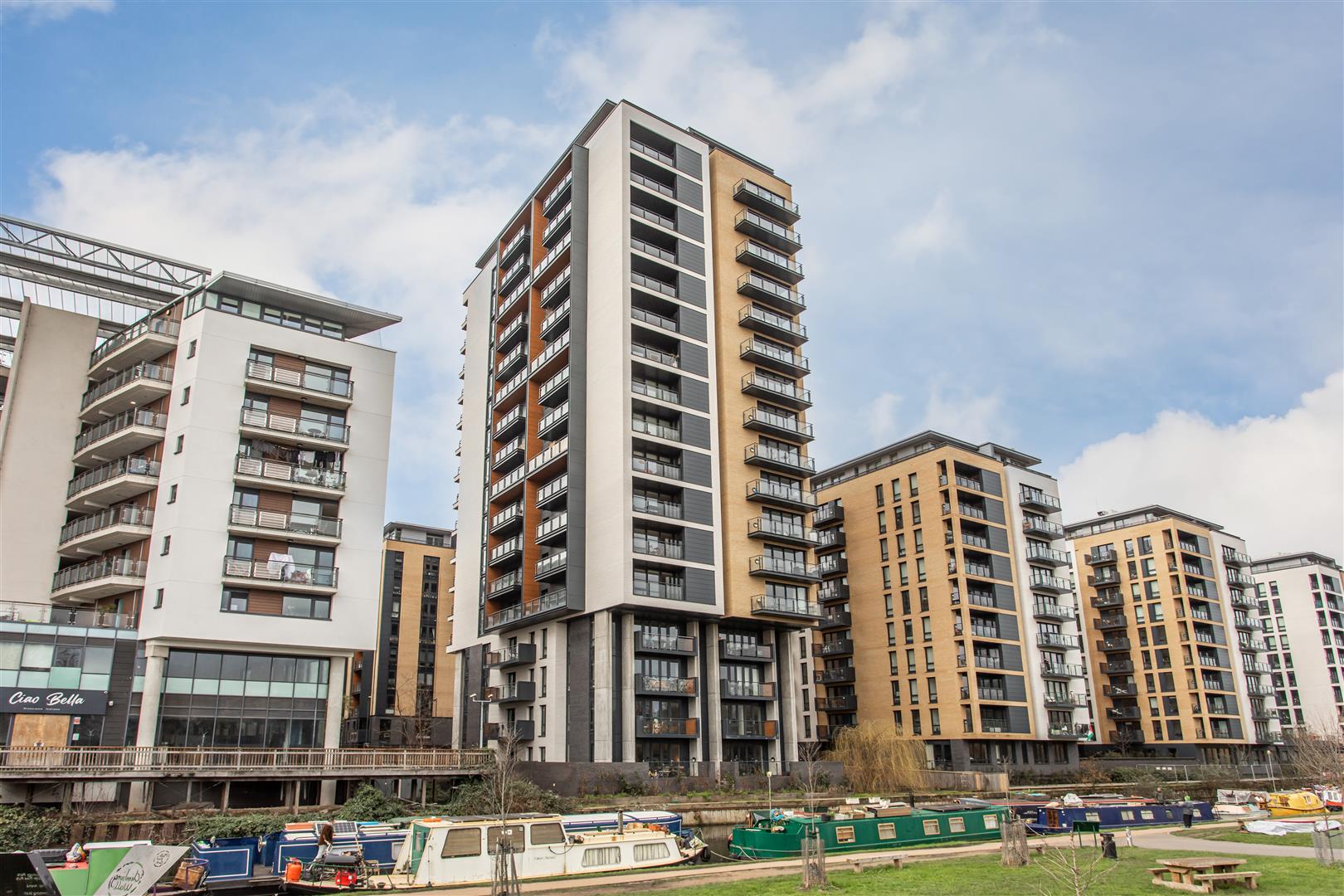 2 bed property in Cadmium Square, Bethnal Green